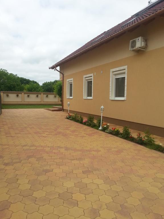 Marinica Apartman Hajdúszoboszló Extérieur photo