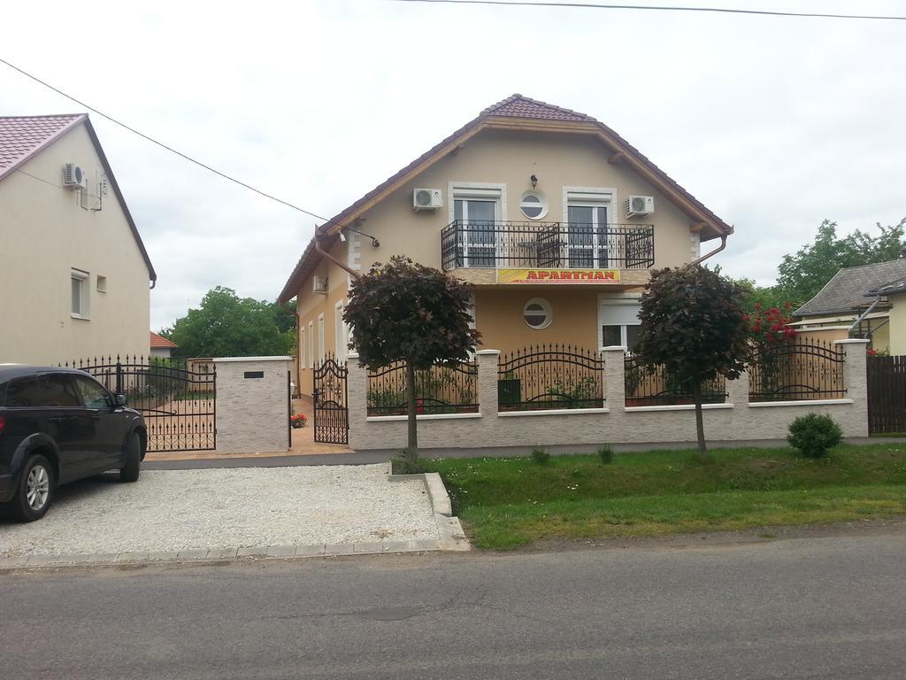 Marinica Apartman Hajdúszoboszló Extérieur photo